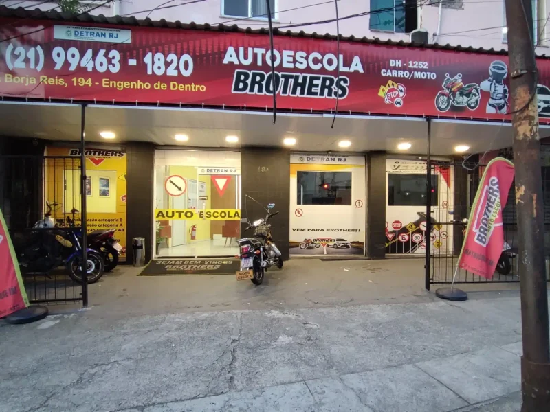 Fachada Engenho de Dentro Brothers