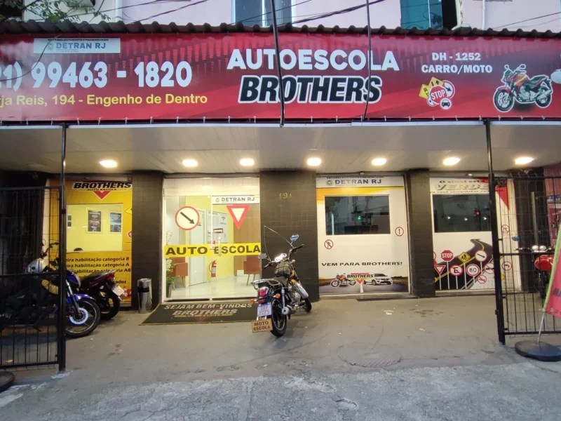 Fachada Engenho de Dentro Brothers